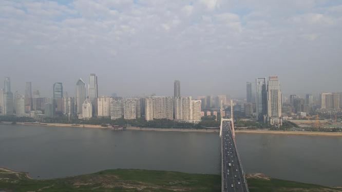 航拍江西南昌八一大桥交通