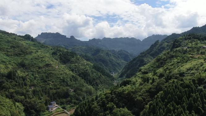 航拍湖南张家界巍峨大山