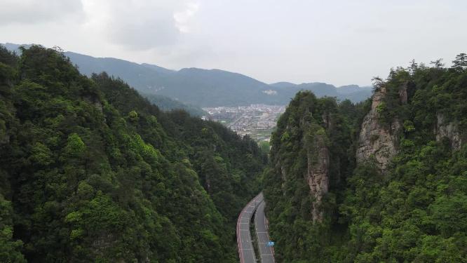 航拍湖南张家界武陵源百丈崖公路