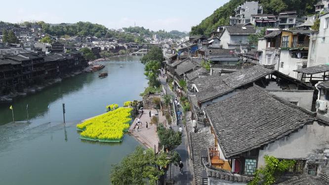 航拍湖南湘西凤凰古城沱江风光