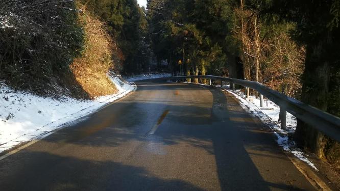 冬天大山雪景
