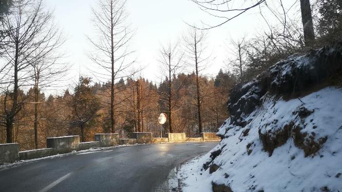 冬天大山雪景