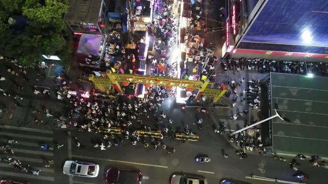 广西南宁中山路美食街夜景人流航拍