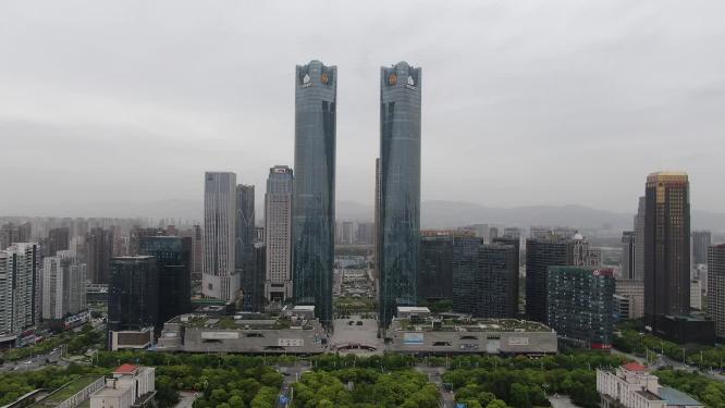 江西南昌秋水广场绿地双子塔航拍