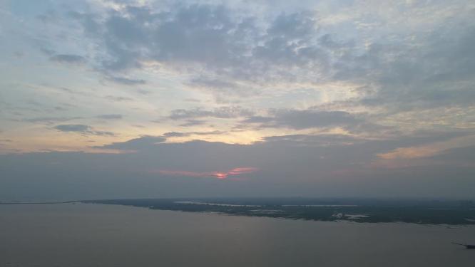 湖南岳阳洞庭湖日落晚霞夕阳船只