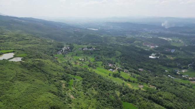 航拍祖国壮丽河山山谷
