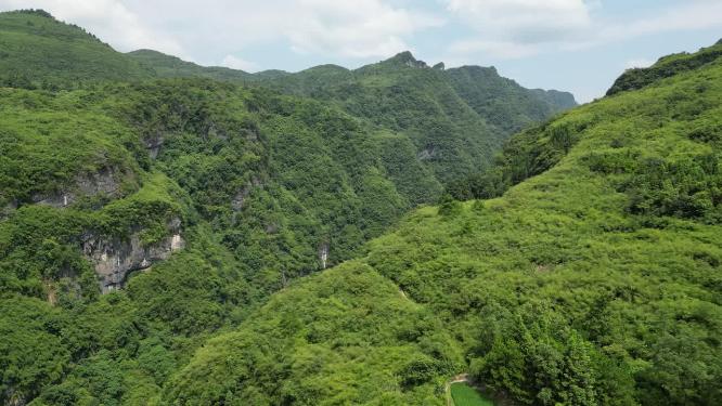 航拍祖国壮丽河山山谷