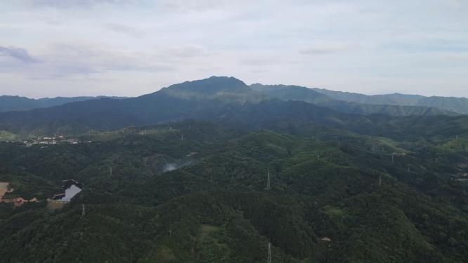 航拍祖国巍峨大山