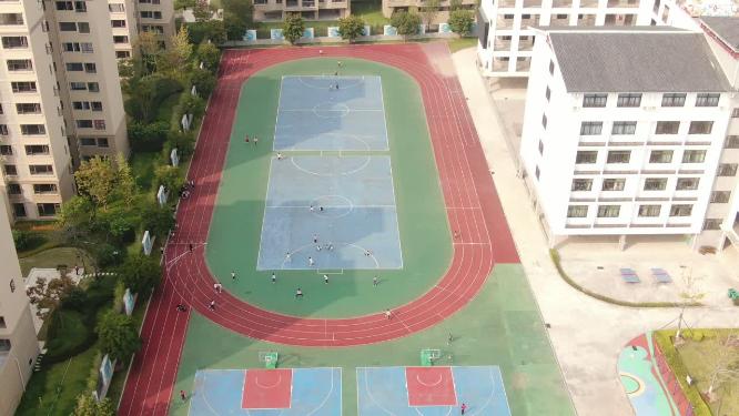 课间操校园操场学生玩耍航拍