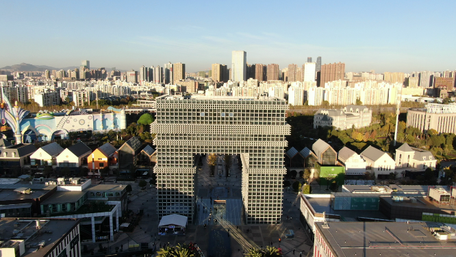 城市航拍云南昆明凯旋门地标建筑