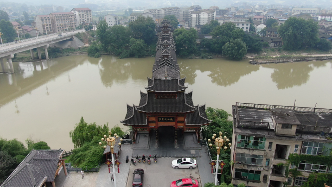 城市航拍少数民族特色建筑风雨桥