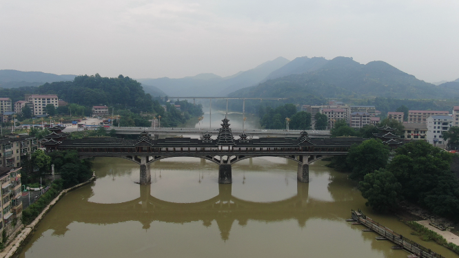 城市航拍少数民族特色建筑风雨桥