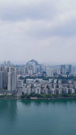城市航拍广西柳州城市风光竖屏