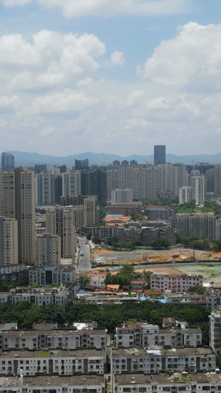 城市航拍江西赣州城市建设竖屏