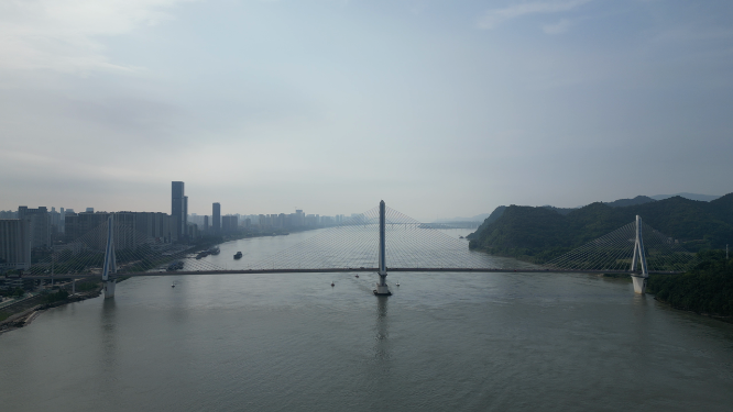 城市航拍湖北宜昌长江大桥交通