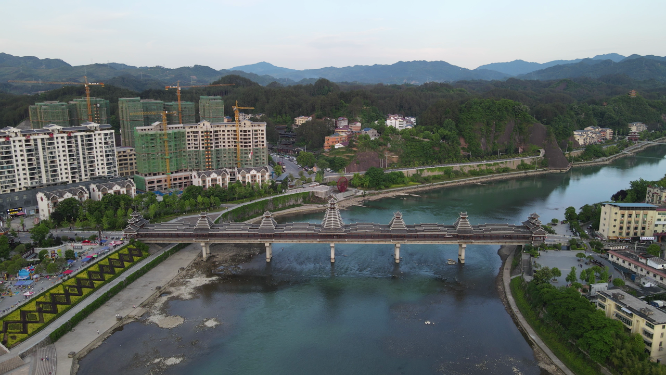 城市航拍湖南新晃风雨桥地标建筑