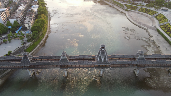 城市航拍湖南新晃风雨桥地标建筑