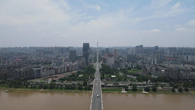 城市航拍湖南株洲大桥交通