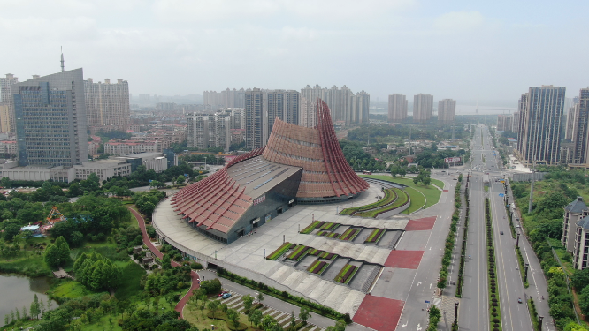 城市航拍湖南株洲神龙架文化艺术中心地标