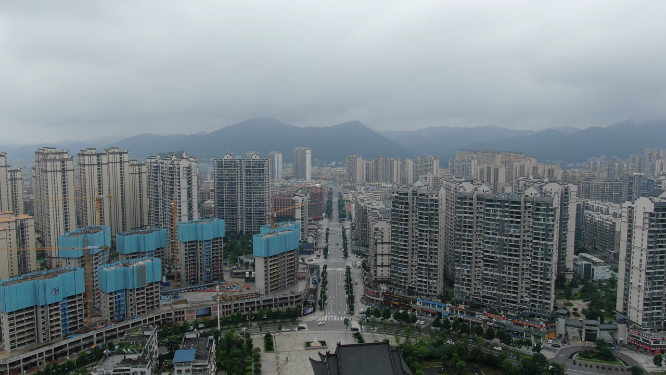 城市航拍湖南湘乡市城市交通