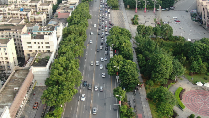 城市航拍湖南湘潭城市拥堵交通