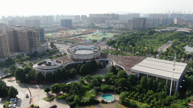 城市航拍湖南湘潭青少年活动中心