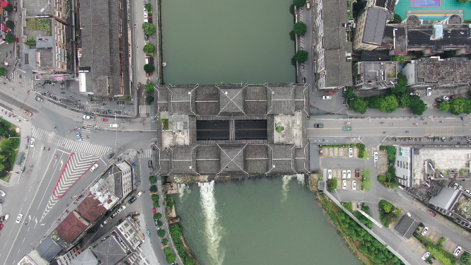 城市航拍湖南通道廊桥地标建筑 