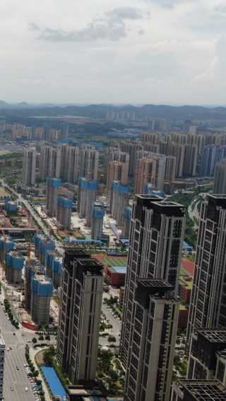 城市航拍贵阳城市建设高楼竖屏