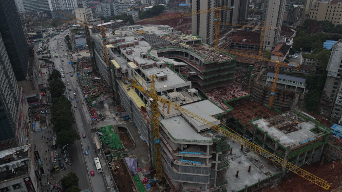 大气城市商业广场施工现场航拍