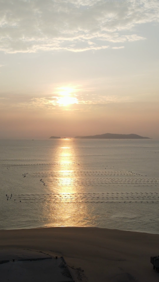 大海夕阳晚霞日落竖屏航拍