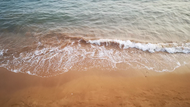 实拍大海海浪沙滩礁石