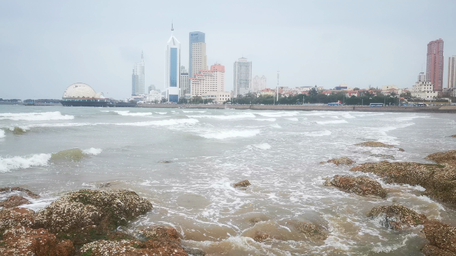 实拍大海海浪沙滩礁石