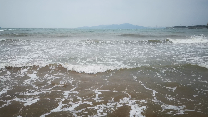 实拍大海海浪沙滩礁石