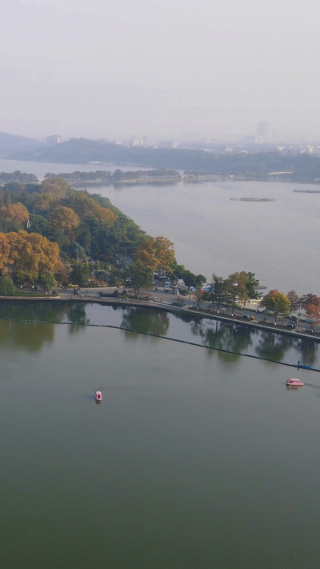 旅游景区南京玄武湖竖屏航拍