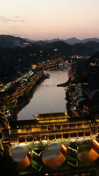 旅游景区湖南湘西凤凰古城夜景竖屏航拍