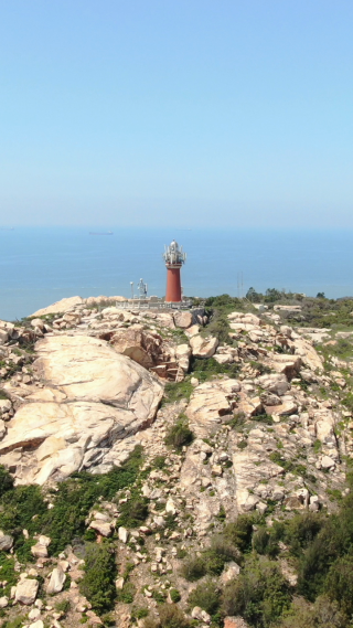 旅游景区福建湄洲岛灯塔竖屏航拍
