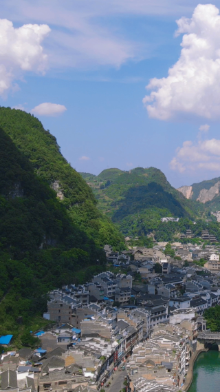 旅游景区贵州侗族特色建筑竖屏航拍