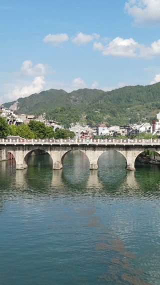 旅游景区贵州镇远古城竖屏航拍