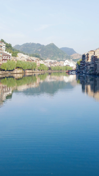 旅游景区贵州镇远古镇侗族特色建筑竖屏航拍
