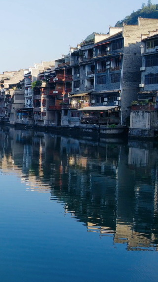 旅游景区贵州镇远古镇侗族特色建筑竖屏航拍
