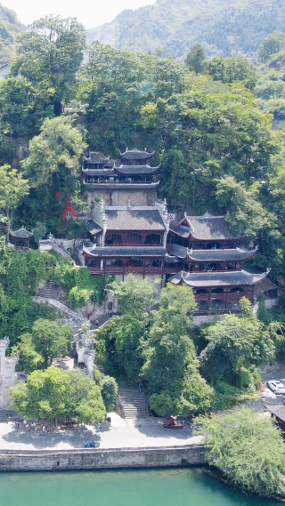 旅游景区贵州镇远古镇竖屏航拍