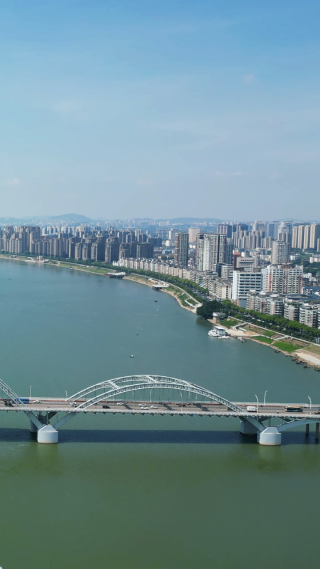 江西吉安大桥交通竖屏航拍