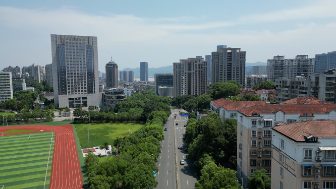 航拍城市十字交叉路口交通