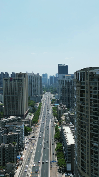 湖北武汉城市交通竖屏航拍