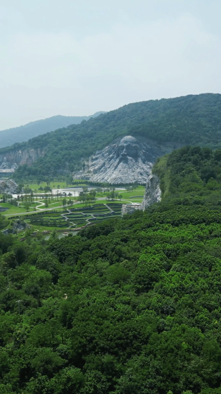 湖北襄阳伏羲雕像竖屏航拍