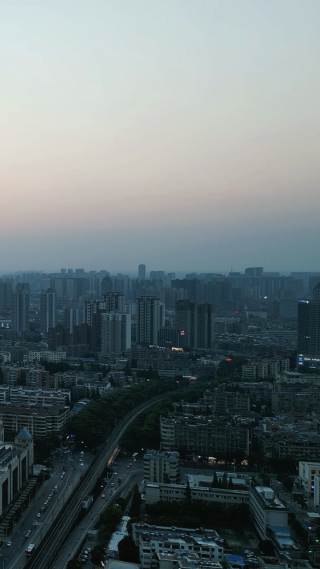 湖北襄阳城市日落晚霞夕阳竖屏航拍