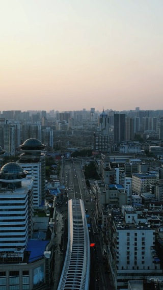 湖北襄阳城市日落晚霞夕阳竖屏航拍 