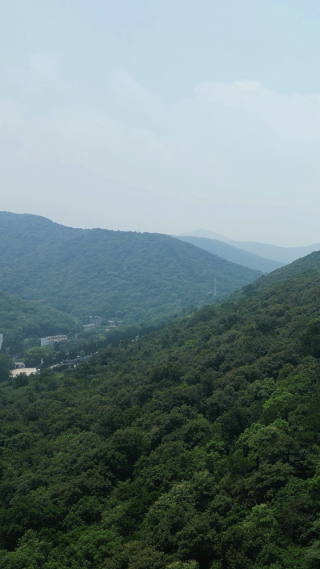 湖北襄阳烈士纪念馆竖屏航拍
