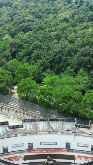 湖北襄阳烈士纪念馆竖屏航拍