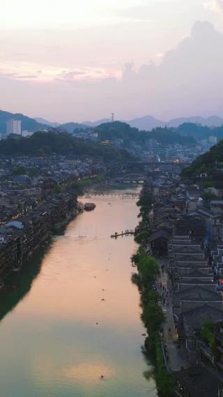 湖南湘西凤凰古城竖屏